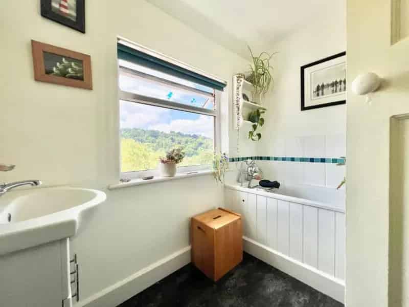 3 Bed Semi-Detached House with Valley Views