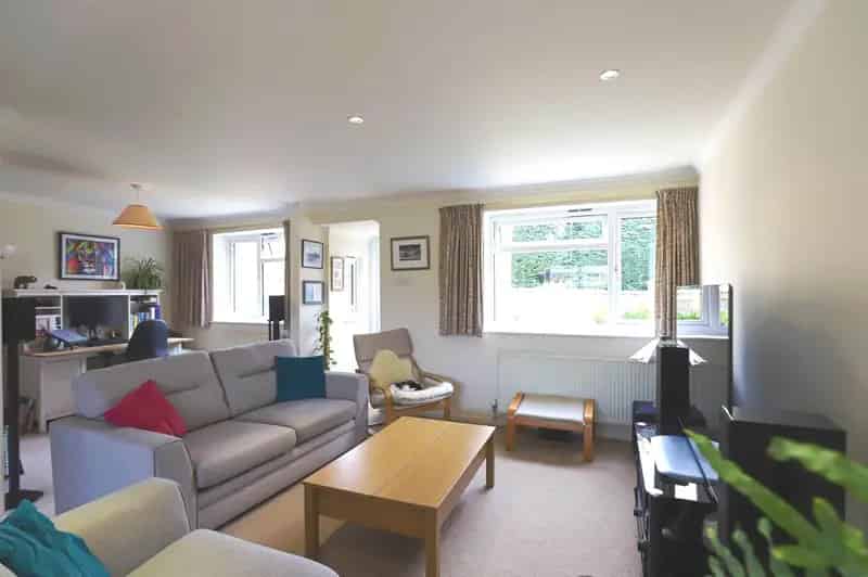 3 Bedroom Detached House to Rent
