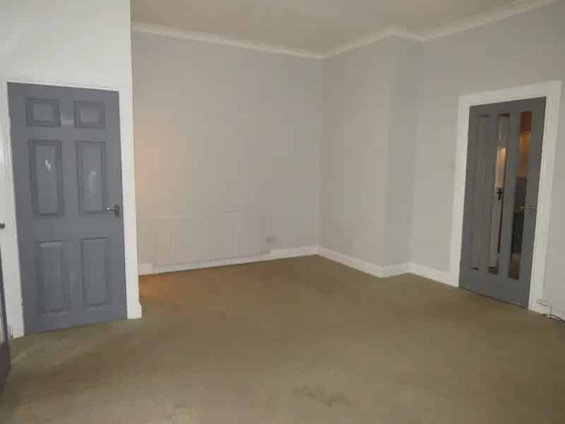2 Bedroom Flat To Rent Available 11072025