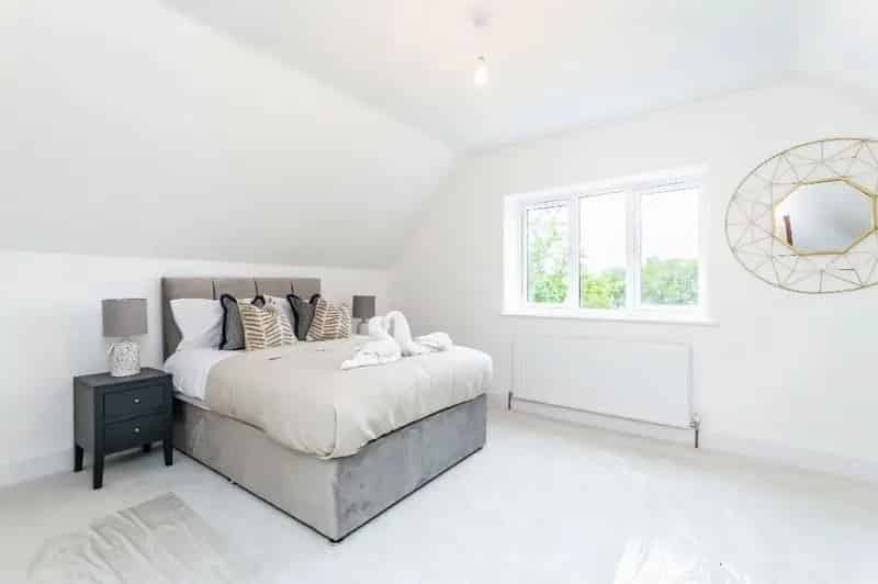 4-Bedroom Detached House in Sanderstead