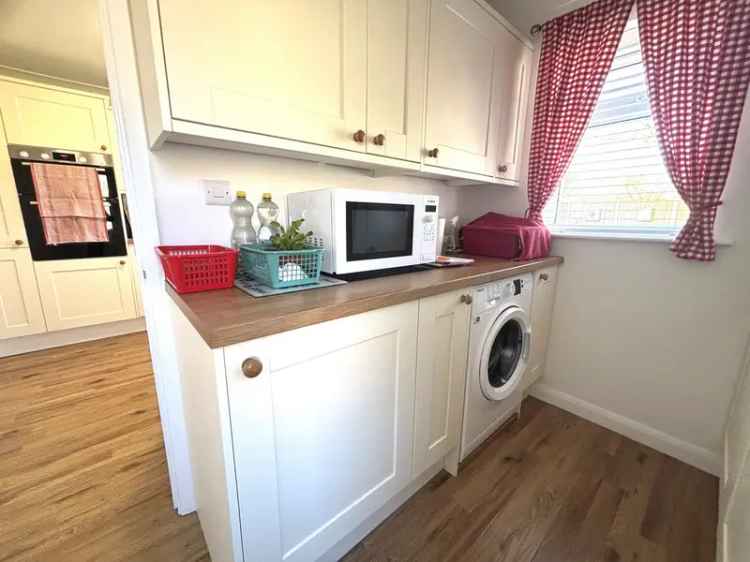 23 Bed Detached Bungalow Diss Underfloor Heating Ample Parking