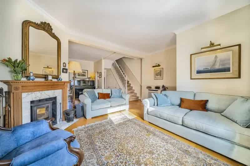 Four Double Bedroom Victorian House Near Putney High Street