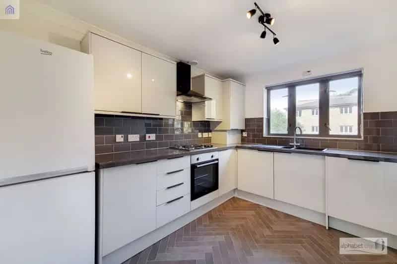 1 Bedroom Apartment House to Rent