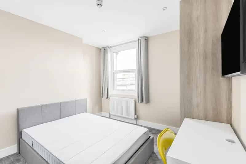 Modern Studio Flat Fulham Palace Road All Bills Included