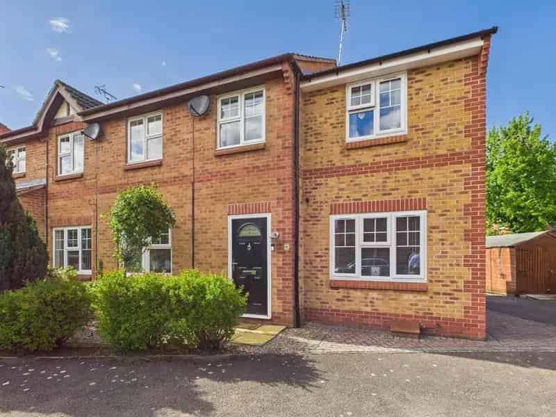 4 Bedroom Semi-Detached House for Sale