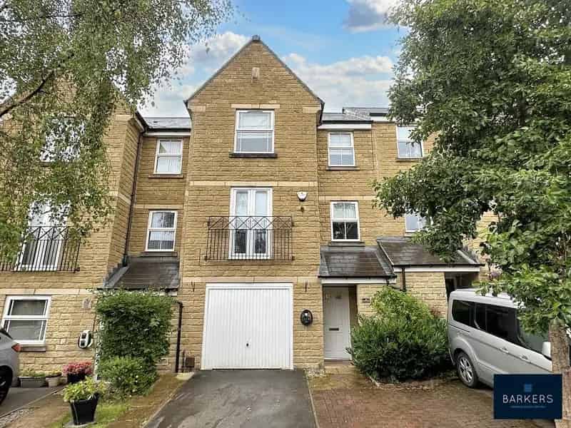 4 Bedroom Townhouse for Sale Near M62