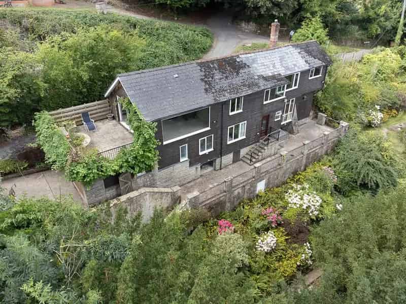 3 Bedroom Detached House for Sale in Symonds Yat