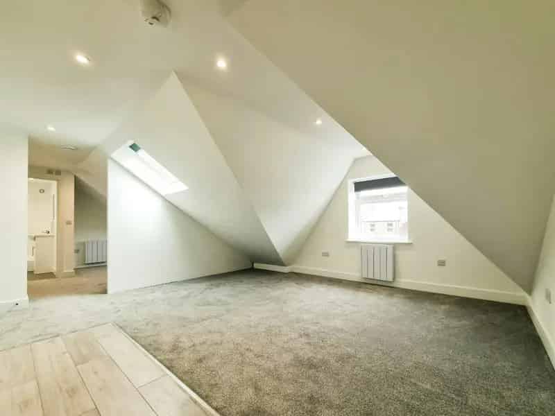 Large Studio Apartment North Watford Close to Transport