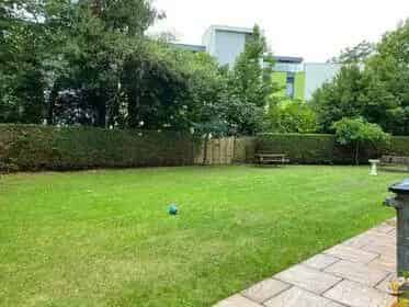 2 Bedroom Apartment Near Town Centre - No Deposit Option