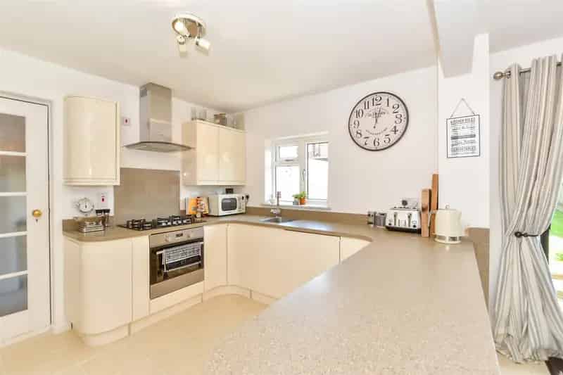 3 Bedroom Semi Detached House for Sale St Michaels
