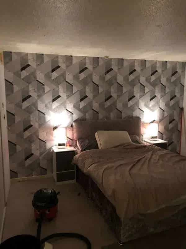 Large Living Room House with Walk in Wardrobe and Loft Storage