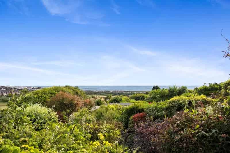 5 Bedroom Detached House Seaford Stunning Sea Views Heated Pool