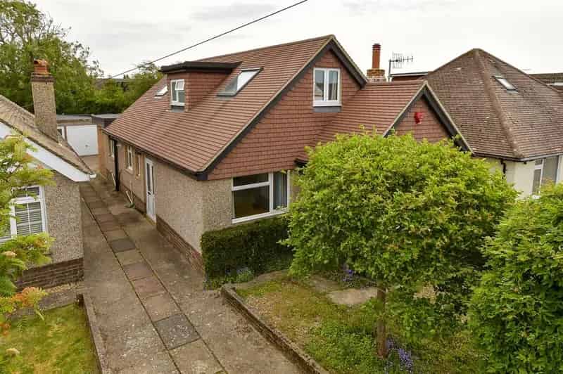 5 Bedroom Detached Bungalow for Sale