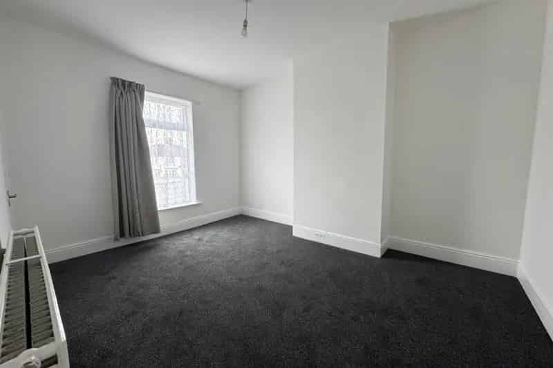 Three Bedroom House Near Wellingborough Town Centre