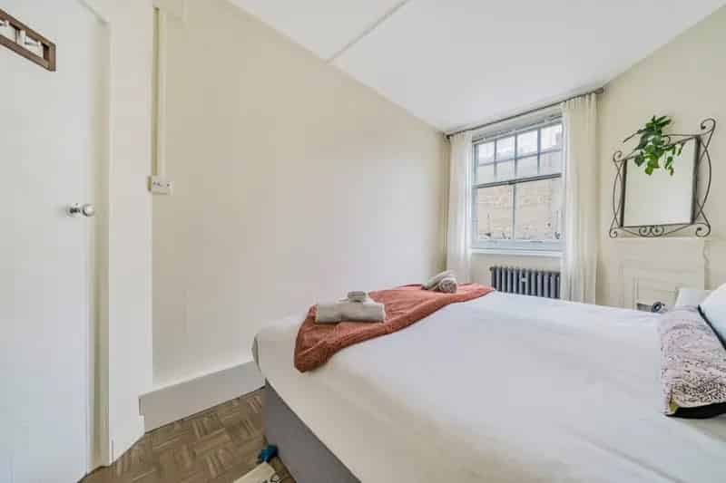 1 Bedroom Flat Aldwych WC2B Zero Deposit Available