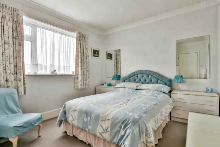 Three Bedroom Detached House Wallisdown Road