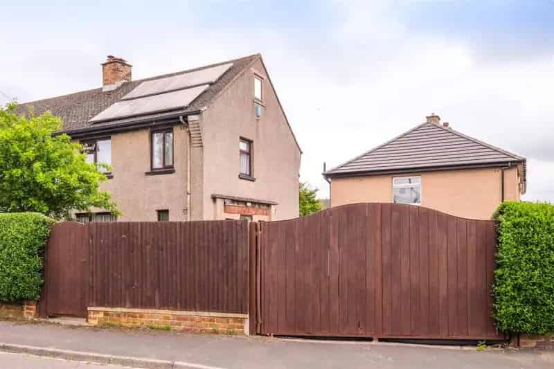 3 Bedroom Semi Detached House for Sale Bradford