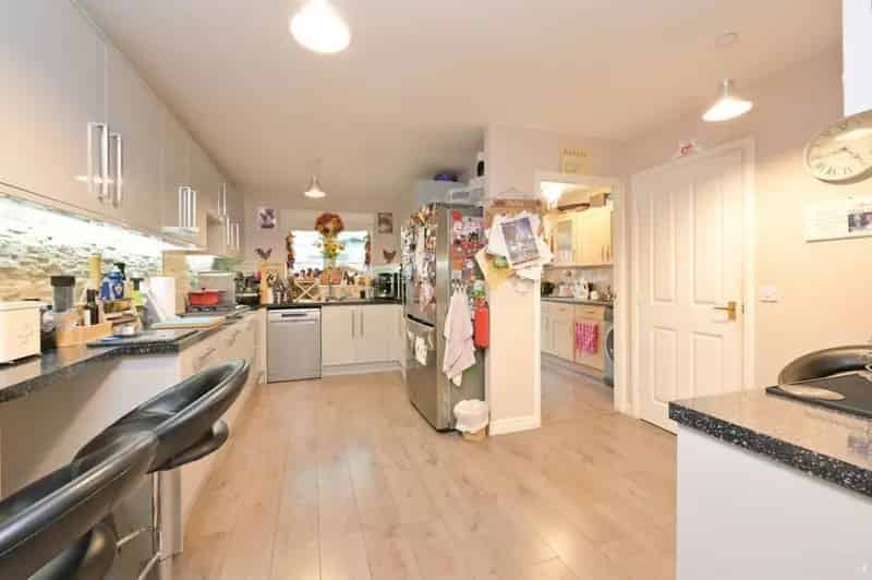 Four Bedroom Townhouse Near Northampton University