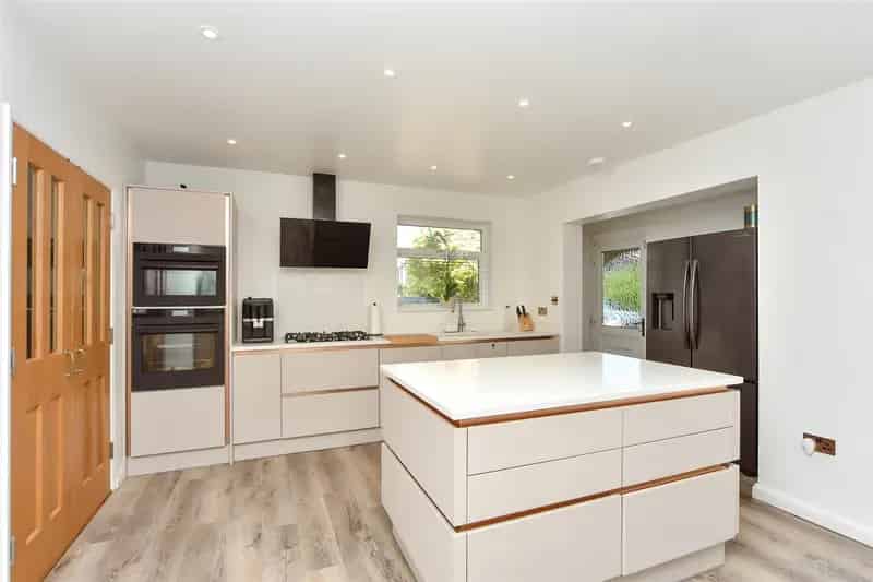 4 bedroom bungalow for sale