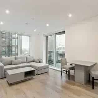 2 rooms flat of 235 m² in Birmingham
