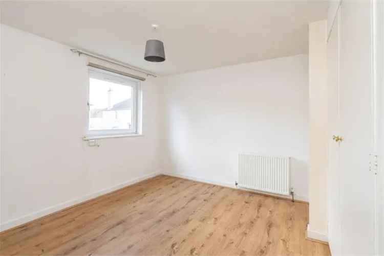 2 Bed Flat - First Floor with 1 Reception Room