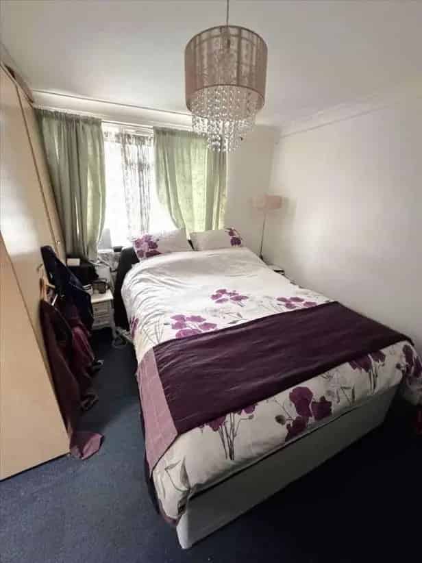 4 Bed Chalet Bungalow For Sale Near Shops And Schools