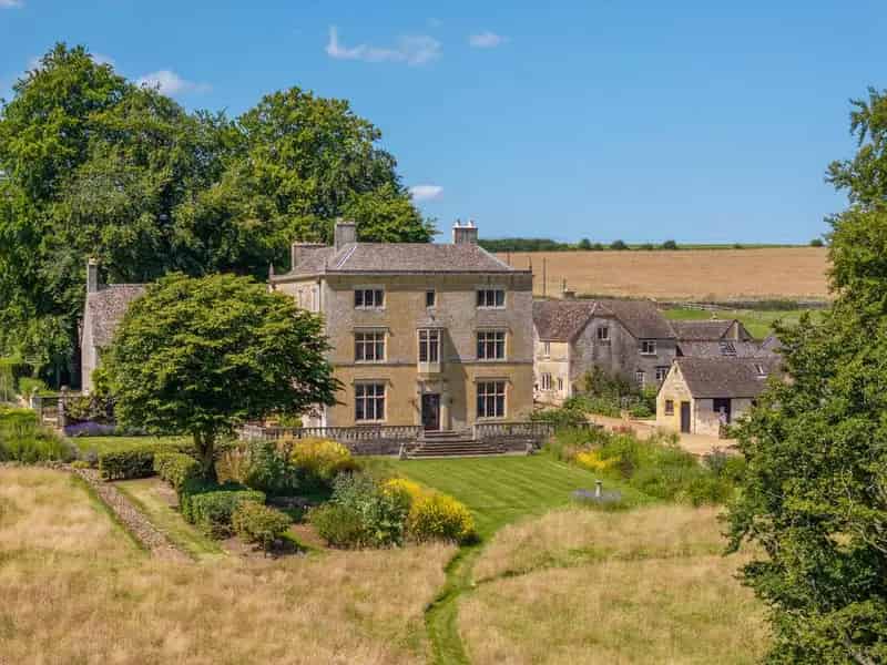 7 Bedroom Detached House for Sale in the Cotswolds