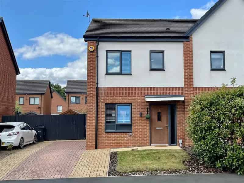3 Bedroom Semi-Detached House for Sale
