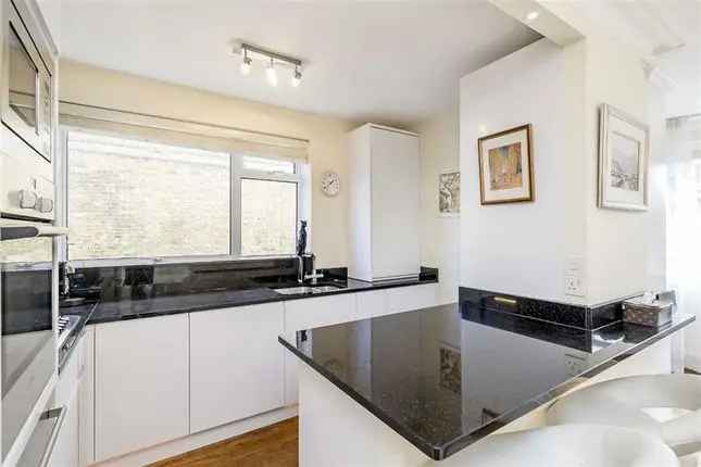 Flat to rent in Weymouth Street, London W1G