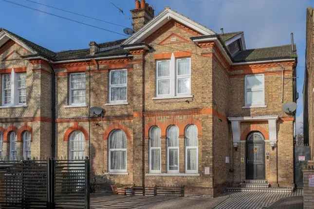 5 Bedroom Victorian House for Sale in London E7