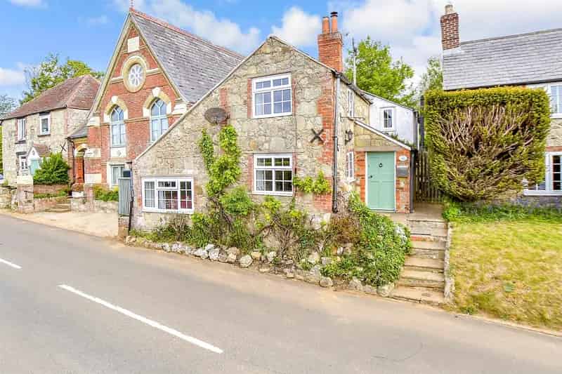 2 bedroom cottage for sale