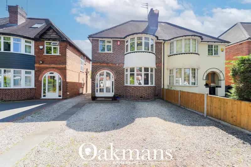 3 bedroom semi-detached house for sale