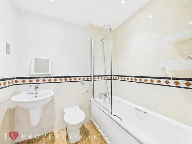 2 Bedroom Apartment Birmingham City Centre Secure Parking