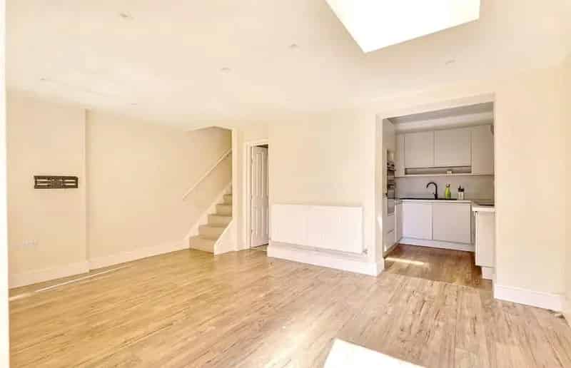 2 Bedroom End Terrace House For Sale