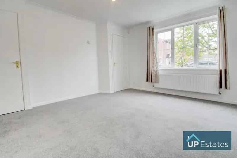 3 Bedroom End of Terrace House to Rent