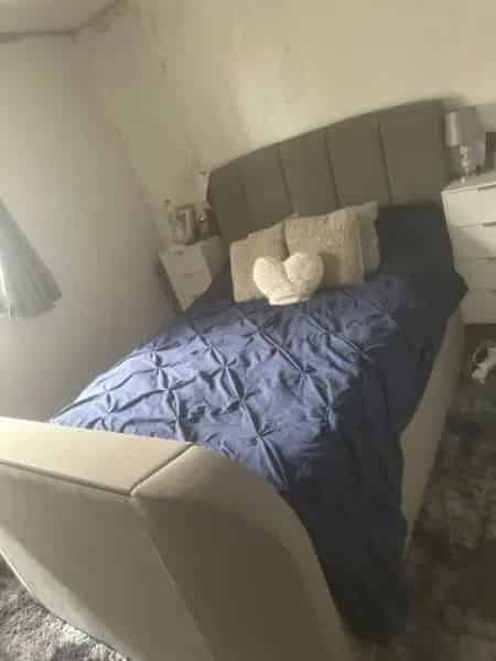 2 Bed Flat Near Chippenham Town Centre - Pets Allowed