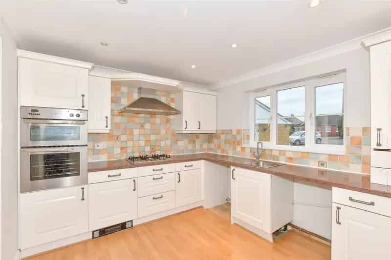 3 Bedroom Chalet Bungalow for Sale