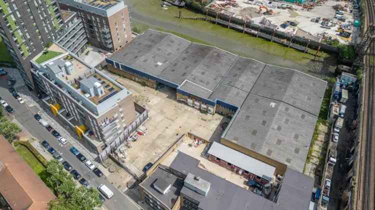 Industrial For Rent in London, England