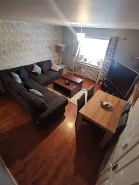 Spacious 2-Bedroom Apartment with Parking and Garden