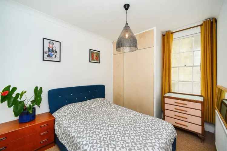 Two Bedroom Maisonette Near Brighton Marina