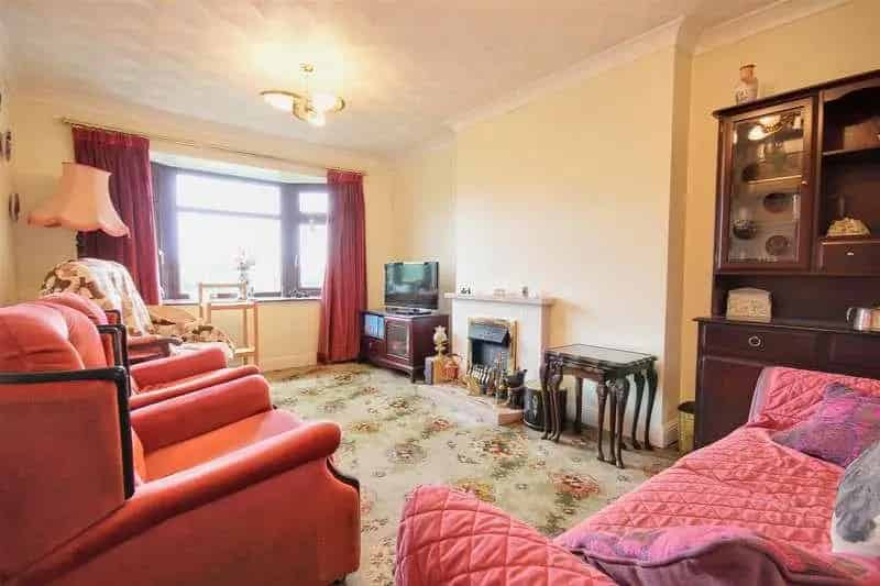 2 Bed Bungalow For Sale Needs Modernisation