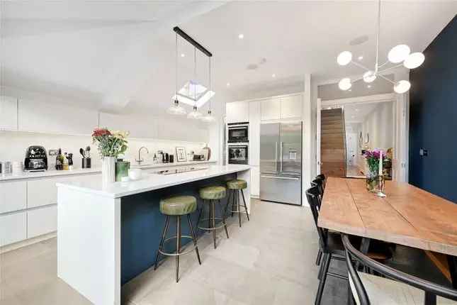 Flat for sale in Ongar Road, Fulham, London SW6