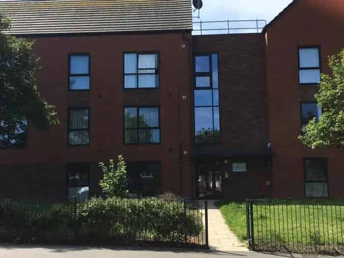 1 Bed Ground Floor Flat in The Grange Runcorn Accessible Shower