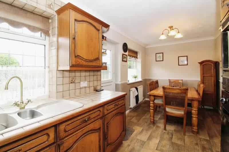 3 Bed Detached Bungalow Stanfree Well Maintained Gardens