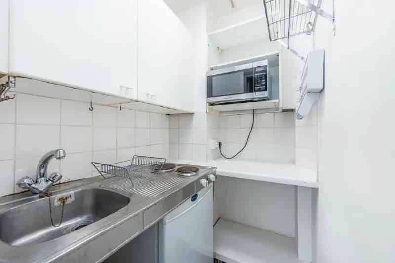Art Deco Studio Flat Shepherds Bush Green No Chain