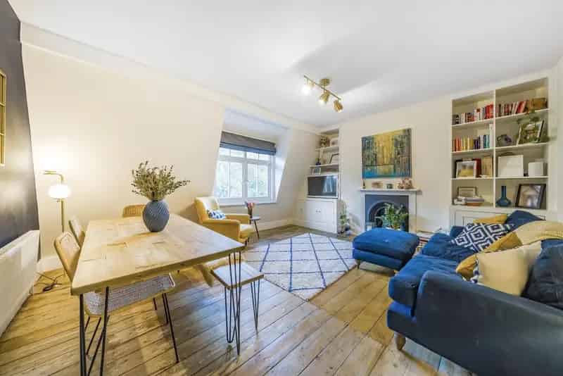 East Dulwich Victorian Conversion Two Bedroom Flat