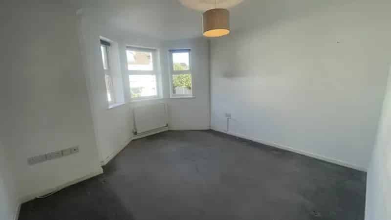 1 Bedroom Flat For Sale Near Bournemouth Beach
