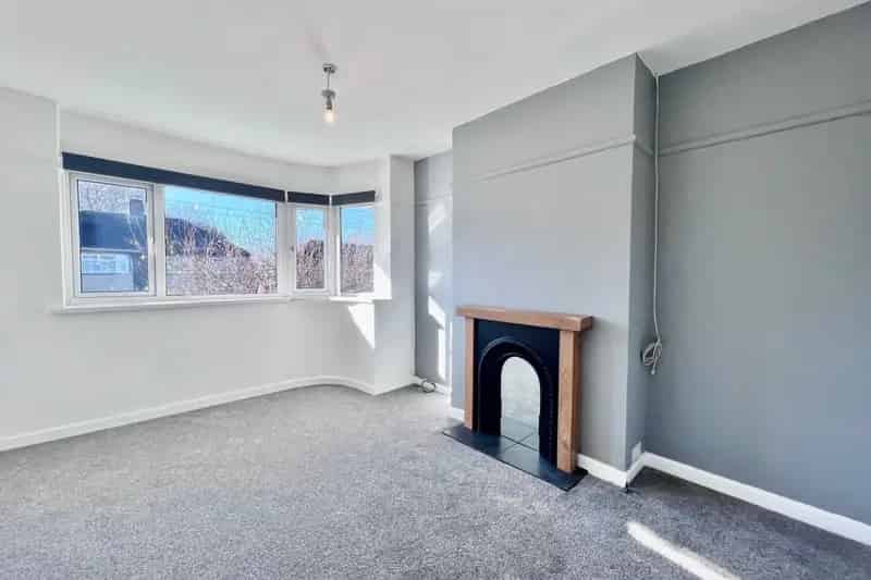 2-Bed Maisonette Southampton Modern Kitchen Private Garden Allocated Parking