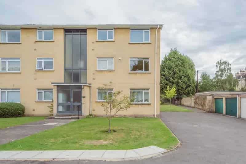 2 Bedroom Ground Floor Flat to Rent