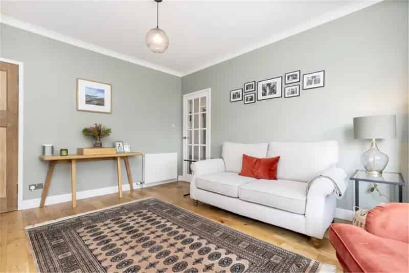 2 Bed Flat Lower Villa in Corstorphine Edinburgh